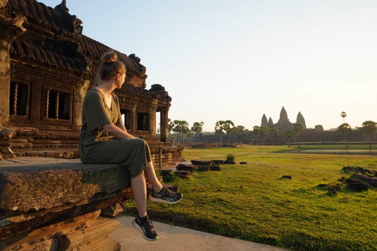 Frau in Angkor Wat