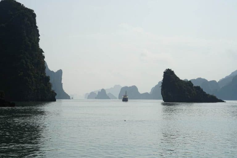Schiff in der Halong Bucht