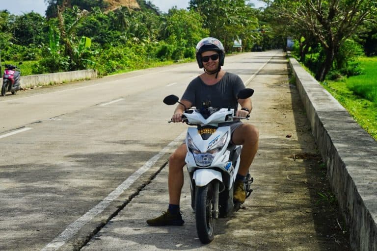 Rollerfahrer auf den Philippinen