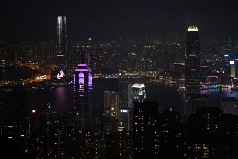 Blick vom Victoria Peak bei Nacht